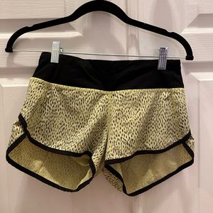 lulu lemon speed short 2.5